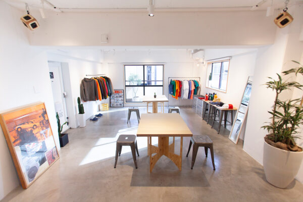OVERUNDER_内観_1 富ヶ谷で開催されたアパレル展示会