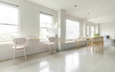 渋谷にあるハウススタジオ、リビングルーム、自然光、椅子