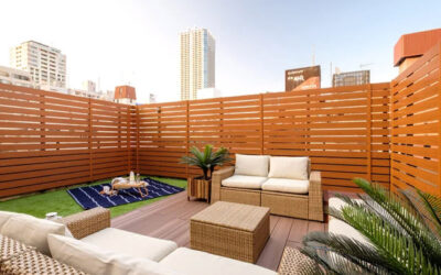 新宿にあるホテルスタジオ、ルーフトップ、ソファ、植物