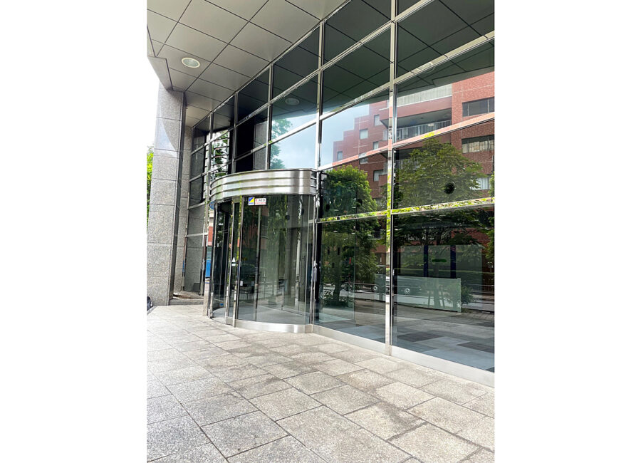 1階 ：正面玄関②