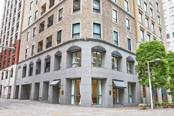 外観-(2) 建物正面の外観