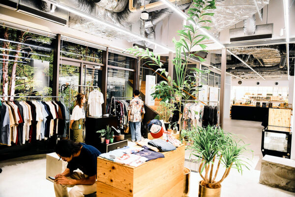 07.ZONE H アパレルのポップアップとしての使用例