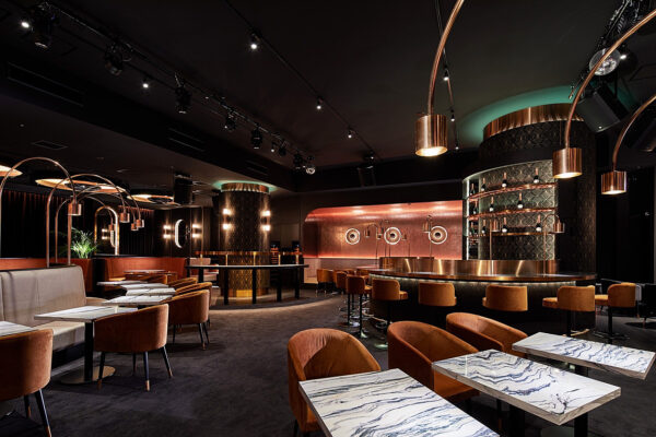 IMG_ 0527 バーカウンターのあるナイトクラブ