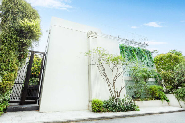 149A6 100 3つの異なるフロアからなるアパレル展示会場外観