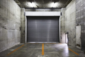 浅草にあるハウススタジオ、ガレージ内シャッター