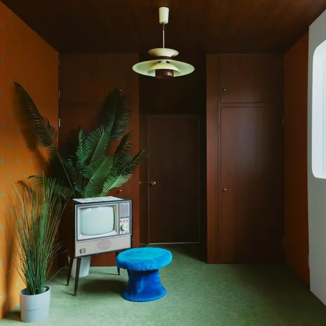 🎯ロケーションハンティング™️

◆等々力 / 尾山台◆
レトロな異国情緒溢れるハウススタジオ。

東京都世田谷区。閑静なエリアに位置する2階建てハウススタジオのご案内です。
多彩な空間構成、そしてメイクルームとフィッティングルーム完備という環境を活かしての撮影利用や動画撮影利用にオススメの会場です。

https://locationhunting.jp/46711

【📍等々力駅 15分 / ◻️ 110㎡ / ¥24,200/h/🆔 46711】

📙【会場掲載募集中】
会場の掲載ご相談はこちら。掲載無料、上質な会場だけを扱う会場予約サービスです
https://locationhunting.jp/join

📗【会場無料提案サービス】
会場お探しの方へ、即日会場提案。提案サービスご利用無料です
https://locationhunting.jp/suggest

📘【撮影】
独自の視点で厳選された人気オススメ会場一覧ページです。
https://locationhunting.jp/category/types/photo_studio