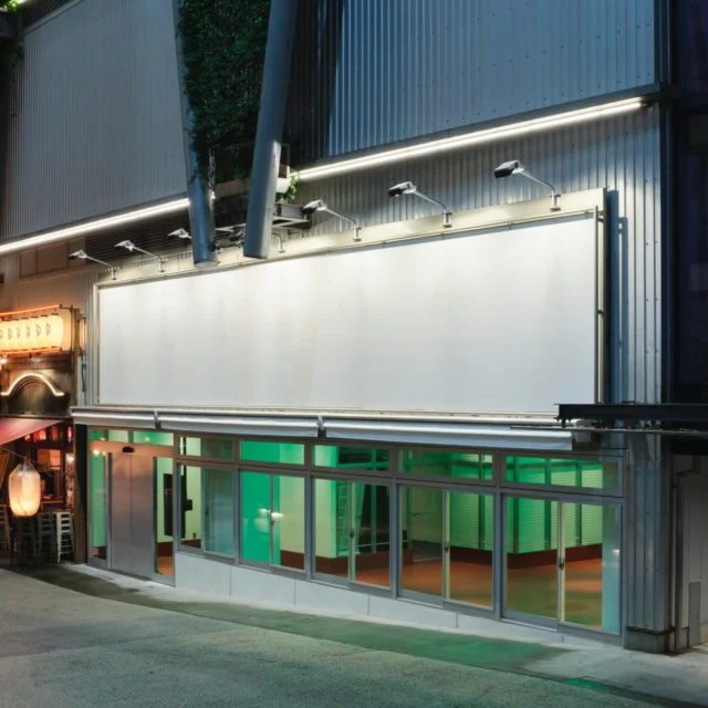 🎯ロケーションハンティング™️

◆渋谷 / 神宮前◆
MIYASHITA PARK1階路面のイベントスペース。

JR渋谷駅から徒歩1分という希少な立地の1階路面イベントスペースのご案内です。
広さは231㎡。
着席150席、スタンディング250名に対応し、柔軟なレイアウト変更も可能な自由度が高いイベントスペースです。

https://locationhunting.jp/46773

【📍渋谷駅 1分 / ◻️ 231㎡ / ¥440,000/day / 🆔 : 46773】

📙【会場掲載募集中】
会場の掲載ご相談はこちら。掲載無料、上質な会場だけを扱う会場予約サービスです
https://locationhunting.jp/join

📗【会場無料提案サービス】
会場お探しの方へ、即日会場提案。提案サービスご利用無料です
https://locationhunting.jp/suggest

📘【イベント会場・パーティ】
独自の視点で厳選された人気オススメ会場一覧ページです。
https://locationhunting.jp/3330