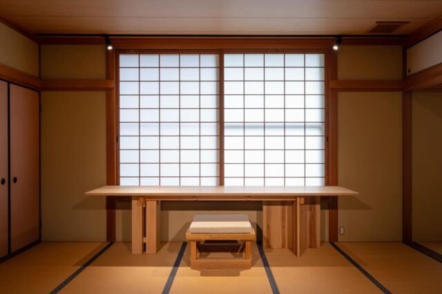 🎯ロケーションハンティング™️

◆兵庫県 / 淡路島◆
奥行きおよそ20m、60帖の大広間が印象的なレンタルスタジオスペース。

兵庫県淡路市志筑。
入母屋造りの建築を改装した会場のご案内です。

上質な和の空間と60帖というサイズ感を活かしての写真撮影や動画撮影利用にオススメの会場です。

【📍三宮駅 車で40分 / ◻️200㎡ / 🆔：47356】

https://locationhunting.jp/47356

📙【会場掲載募集中】
会場の掲載ご相談はこちら。掲載無料、上質な会場だけを扱う会場予約サービスです
https://locationhunting.jp/join

📗【会場無料提案サービス】
会場お探しの方へ、即日会場提案。提案サービスご利用無料です
https://locationhunting.jp/suggest

📘【撮影】
独自の視点で厳選された人気オススメ会場一覧ページです。
https://locationhunting.jp/category/types/photo_studio