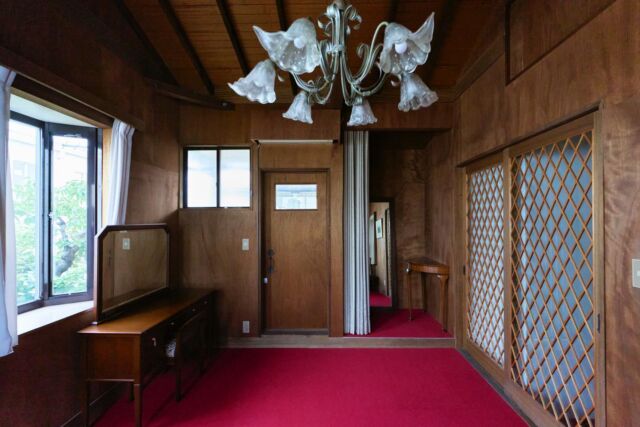 🎯ロケーションハンティング™️

◆等々力 / 尾山台◆
レトロな異国情緒溢れるハウススタジオ。

世田谷区の閑静なエリアに位置する2階建てハウススタジオのご案内です。
多彩な空間構成、そしてメイクルームとフィッティングルーム完備という環境を活かしての撮影利用や動画撮影利用にオススメの会場です。

【📍等々力駅 15分 / ◻️110㎡ / ¥24,200/h /🆔 ：46711】

https://locationhunting.jp/46711

📙【会場掲載募集中】
会場の掲載ご相談はこちら。掲載無料、上質な会場だけを扱う会場予約サービスです
https://locationhunting.jp/join

📗【会場無料提案サービス】
会場お探しの方へ、即日会場提案。提案サービスご利用無料です
https://locationhunting.jp/suggest

📘【撮影】
独自の視点で厳選された人気オススメ会場一覧ページです。
https://locationhunting.jp/category/types/photo_studio