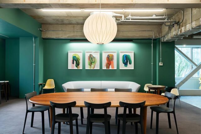 🎯ロケーションハンティング™️

◆永田町 / 赤坂見附◆
永田町駅近くのイベントスペース。
永田町駅から徒歩2分。赤坂見附駅から徒歩8分という立地のイベントスペースのご案内です。

程よくカジュアルなインテリアと自然光を取り入れた明るく開放的な空間が特徴の会場です。
レイアウト変更のご相談も可能なイベント会場です。

【📍永田町駅 2分 / ◻️212㎡ / ¥385,000/day / 🆔：47780】

https://locationhunting.jp/47780

📙【会場掲載募集中】
会場の掲載ご相談はこちら。掲載無料、上質な会場だけを扱う会場予約サービスです
https://locationhunting.jp/join

📗【会場無料提案サービス】
会場お探しの方へ、即日会場提案。提案サービスご利用無料です
https://locationhunting.jp/suggest

📘【イベント会場】
独自の視点で厳選された人気オススメ会場一覧ページです。
https://locationhunting.jp/event