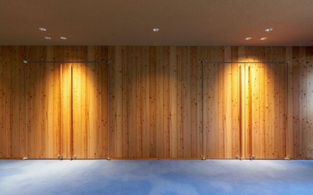 🎯ロケーションハンティング™️

◆神宮前 / 渋谷区◆
フルリニューアル実施済みの上質なイベントスペース
こちらは3階フロア

竹下通り沿いと原宿警察署の間に位置する抜群のロケーションにあるイベントスペースのご案内です
広さ174㎡、最大150名まで利用可能なキャパシティを持つスペースです
天井には屋久杉が使用されており、上質さとこだわりが感じられます

【📍原宿駅4分 / ◻️174㎡ / ¥968,000/day / 🆔: 27617】

https://locationhunting.jp/27617

📙【会場掲載募集中】
会場の掲載ご相談はこちら。掲載無料、上質な会場だけを扱う会場予約サービスです
https://locationhunting.jp/join

📗【会場無料提案サービス】
会場お探しの方へ、即日会場提案。提案サービスご利用無料です
https://locationhunting.jp/suggest

📘【イベント会場・パーティ】
独自の視点で厳選された人気オススメ会場一覧ページです。
https://locationhunting.jp/3330