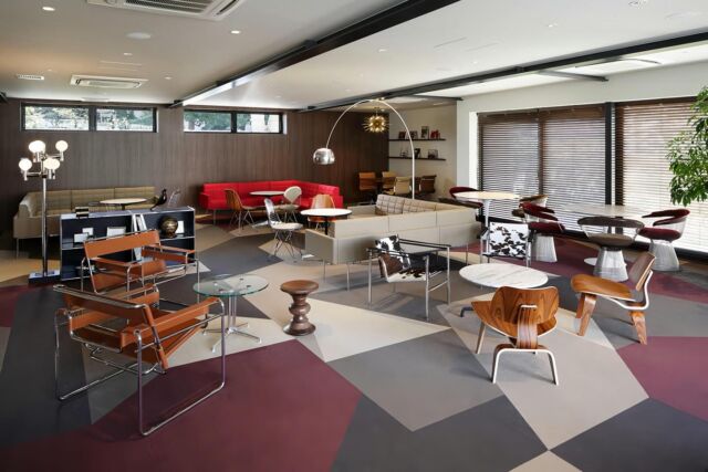 🎯ロケーションハンティング™️

◆大阪府 / 京橋◆
1959年に設立された元迎賓館をリノベーションした会場。

竹腰健造設計のモダニズム建築と約2,000坪のガーデンが広がる緑に包まれた会場です。
歓送迎会、懇親会、忘年会 、クリスマスパーティー、新年会など、お食事を伴うパーティーなどにもご利用いただけます。

【📍大阪城北詰駅 5分 / ◻️合計992㎡ / ¥5,500/h / 🆔 : 39066】

https://locationhunting.jp/39066
📙【会場掲載募集中】
会場の掲載ご相談はこちら。掲載無料、上質な会場だけを扱う会場予約サービスです
https://locationhunting.jp/join

📘【大阪】のオススメ会場一覧 
独自の視点で厳選された人気オススメ会場一覧ページです。
https://locationhunting.jp/category/area/osaka

📗【会場無料提案サービス】
会場お探しの方へ、即日会場提案。提案サービスご利用無料です
https://locationhunting.jp/suggest