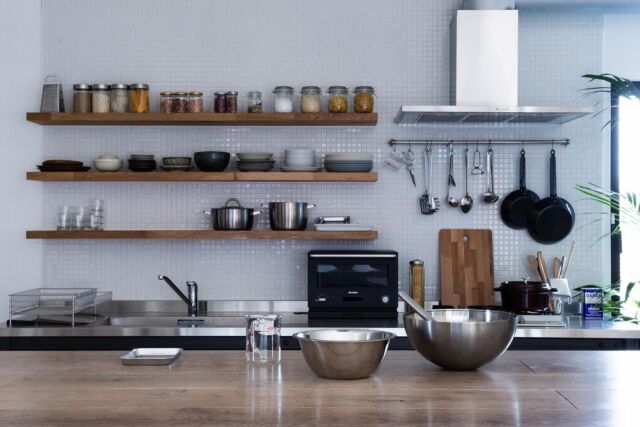 🎯ロケーションハンティング™️

◆渋谷区 / 代々木上原◆
ウッドデッキと白タイルが印象的なキッチンスタジオ。

渋谷区上原1丁目。代々木公園、そして渋谷エリアからもアクセス良好なレンタルキッチンスタジオのご案内です。
素敵なキッチン・ウッドデッキ・バスルームを活かし、上質な生活空間の撮影利用オススメです。

【📍代々木上原駅 1分 / ◻️35㎡ / ¥25,300/h / 🆔：19430】

https://locationhunting.jp/19430
📙【会場掲載募集中】
会場の掲載ご相談はこちら。掲載無料、上質な会場だけを扱う会場予約サービスです
https://locationhunting.jp/join

📘【キッチン利用可能】のオススメ会場一覧 
独自の視点で厳選された人気オススメ会場一覧ページです。
https://locationhunting.jp/kitchen

📗【会場無料提案サービス】
会場お探しの方へ、即日会場提案。提案サービスご利用無料です
https://locationhunting.jp/suggest