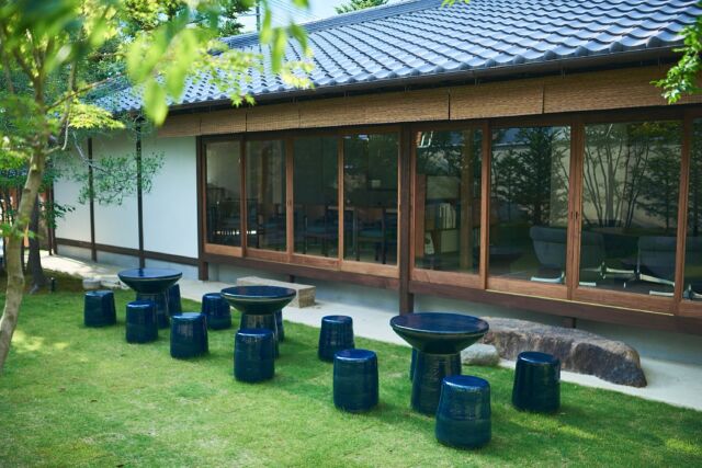 🎯ロケーションハンティング™️

◆奈良県 / 奈良市◆
1923年竣工の数奇屋建築。

奈良公園が徒歩圏内となるレンタルスタジオのご案内です。1923年竣工の伝統的建築に、ジャパニーズモダンの室内が調和した会場です。

本会場はキッチン、ベッドルーム、控室を備え、レイアウト変更にも柔軟に対応可能な会場です。

【近鉄奈良駅 25分 / ¥110,000/day / iD：49914】

https://locationhunting.jp/49914

📙【会場掲載募集中】
会場の掲載ご相談はこちら。掲載無料、上質な会場だけを扱う会場予約サービスです
https://locationhunting.jp/join

📘【撮影】
独自の視点で厳選された人気オススメ会場一覧ページです。
https://locationhunting.jp/category/types/photo_studio

📗【会場無料提案サービス】
会場お探しの方へ、即日会場提案。提案サービスご利用無料です
https://locationhunting.jp/suggest