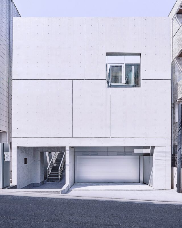 🎯ロケーションハンティング™️

◆赤坂 / 港区◆
イベント利用可能、上質な白ホリゾントスタジオ。

赤坂パークビル・赤坂Bizタワー・赤坂サカスにほど近くに位置するレンタルスタジオのご案内です。
最新の設備と洗練されたインテリアを備える白ホリゾントスタジオ。
東京都内では希少な5.6mという天井の高さが印象的な会場です。

【赤坂駅 6分 / 155㎡ / ¥275,000/day / iD：54518】

https://locationhunting.jp/54518

📙【会場掲載募集中】
掲載無料。会場の掲載ご相談はこちらから。
https://locationhunting.jp/join

📘【【撮影】】
厳選した人気の会場一覧ページです。
https://locationhunting.jp/3330

📗【会場無料提案サービス】
理想の会場を無料で即日ご提案。
https://locationhunting.jp/suggest
